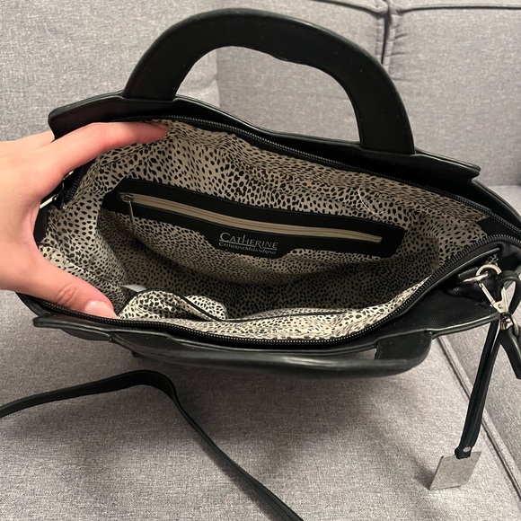 Black Handbag - Picture 4 of 5